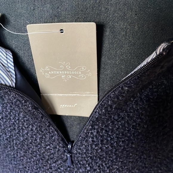 NWT Anthropologie Navy Boucle Pencil Skirt with Back Slit & Hidden Zipper Size 2 - Picture 6 of 6